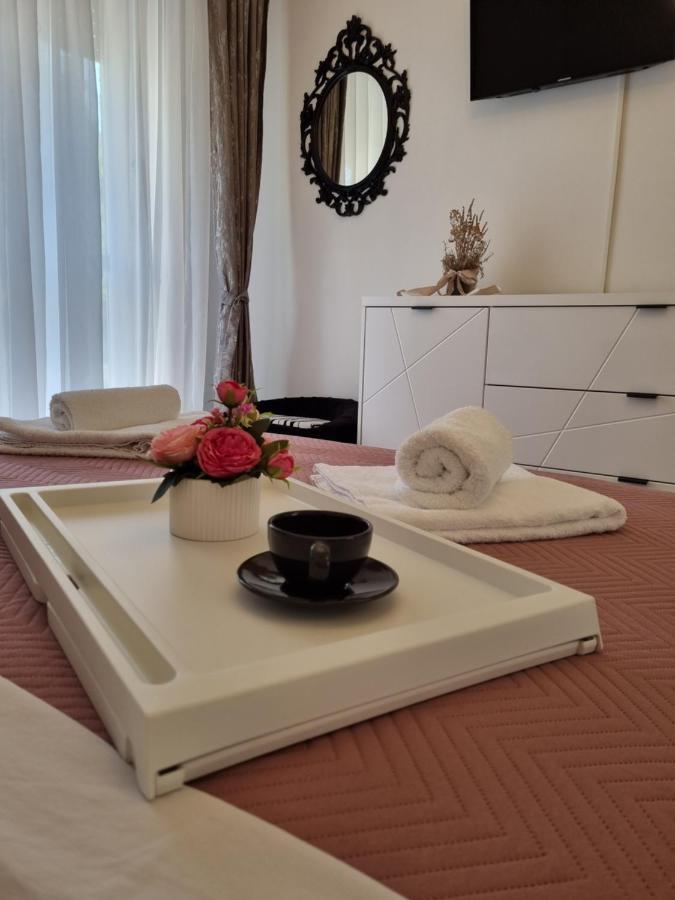 Babylu Apartman Zara Esterno foto