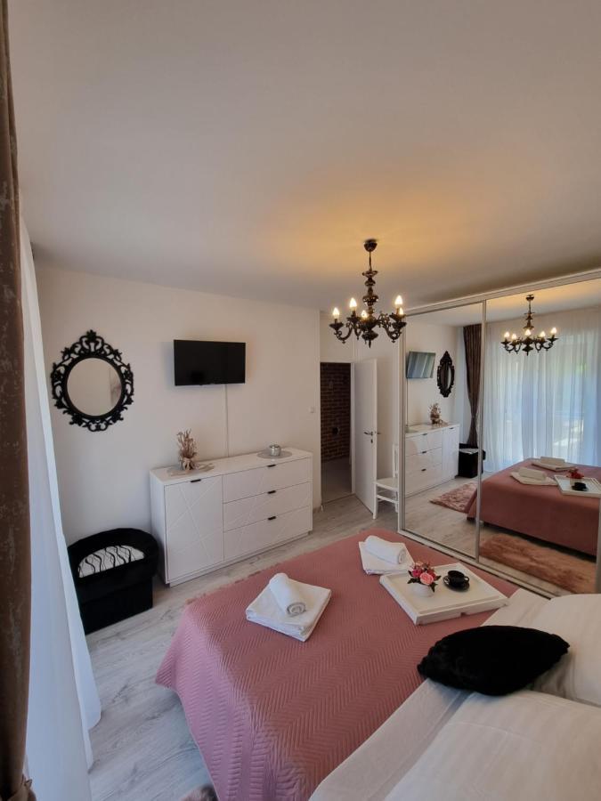 Babylu Apartman Zara Esterno foto