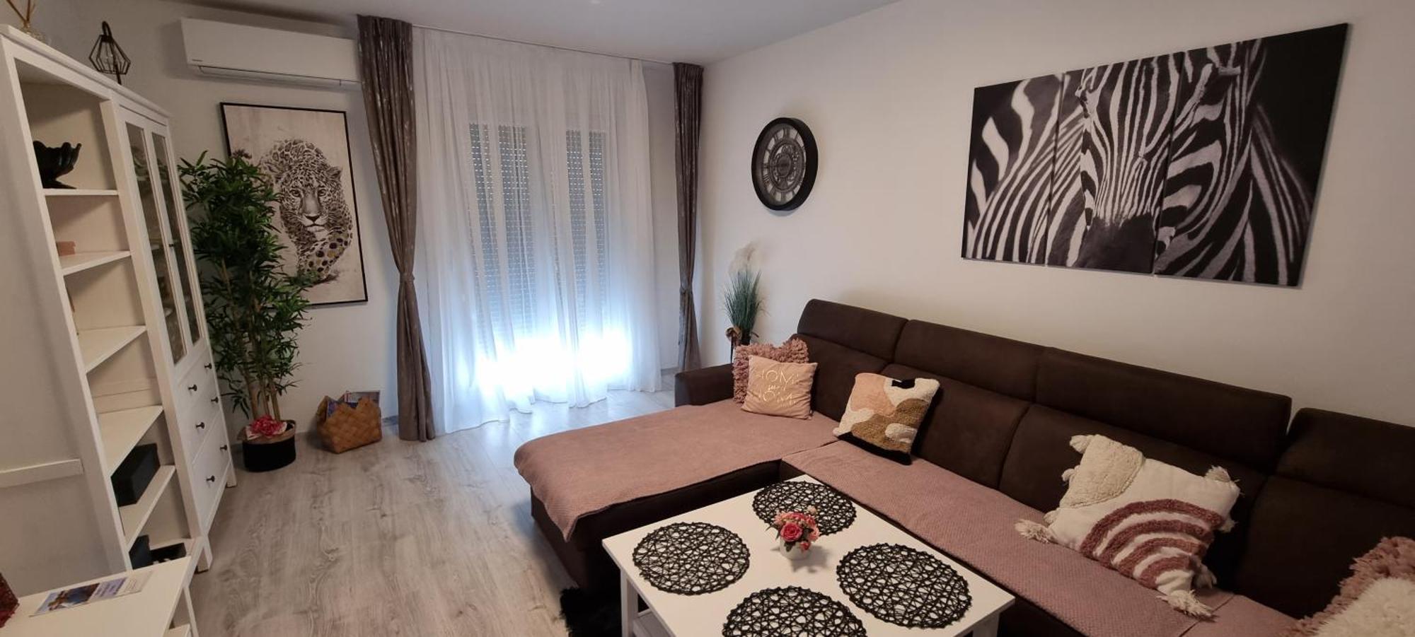 Babylu Apartman Zara Esterno foto