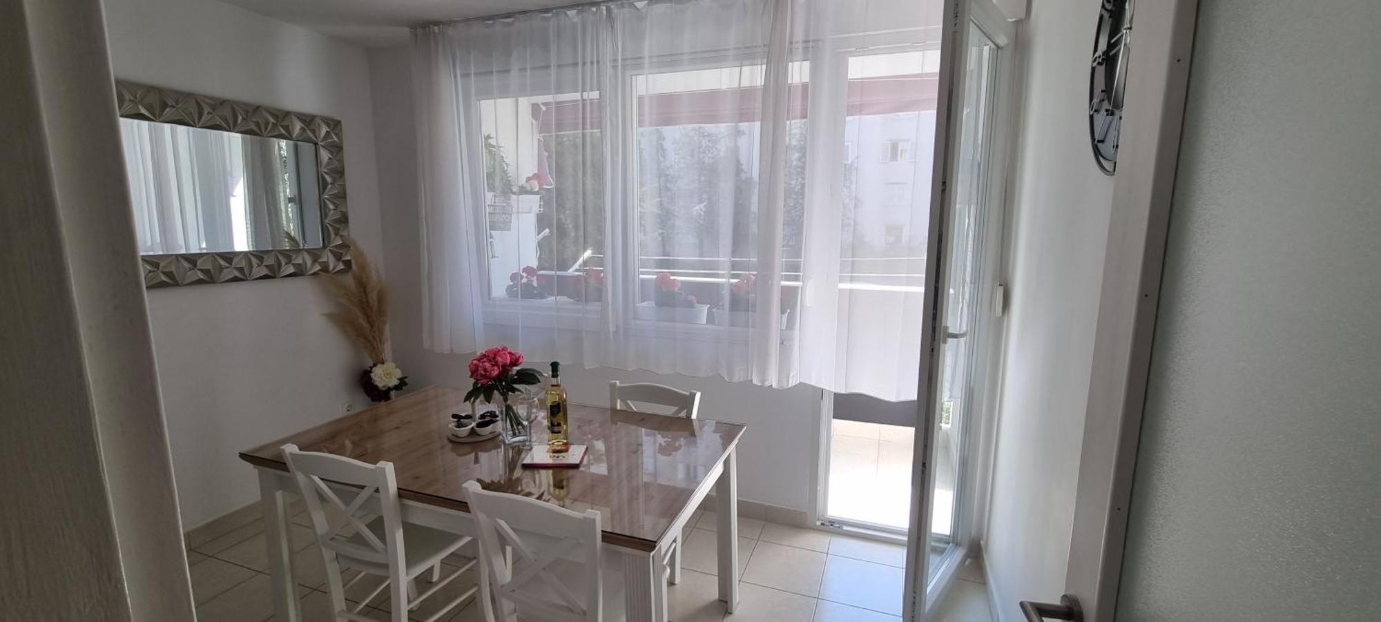 Babylu Apartman Zara Esterno foto