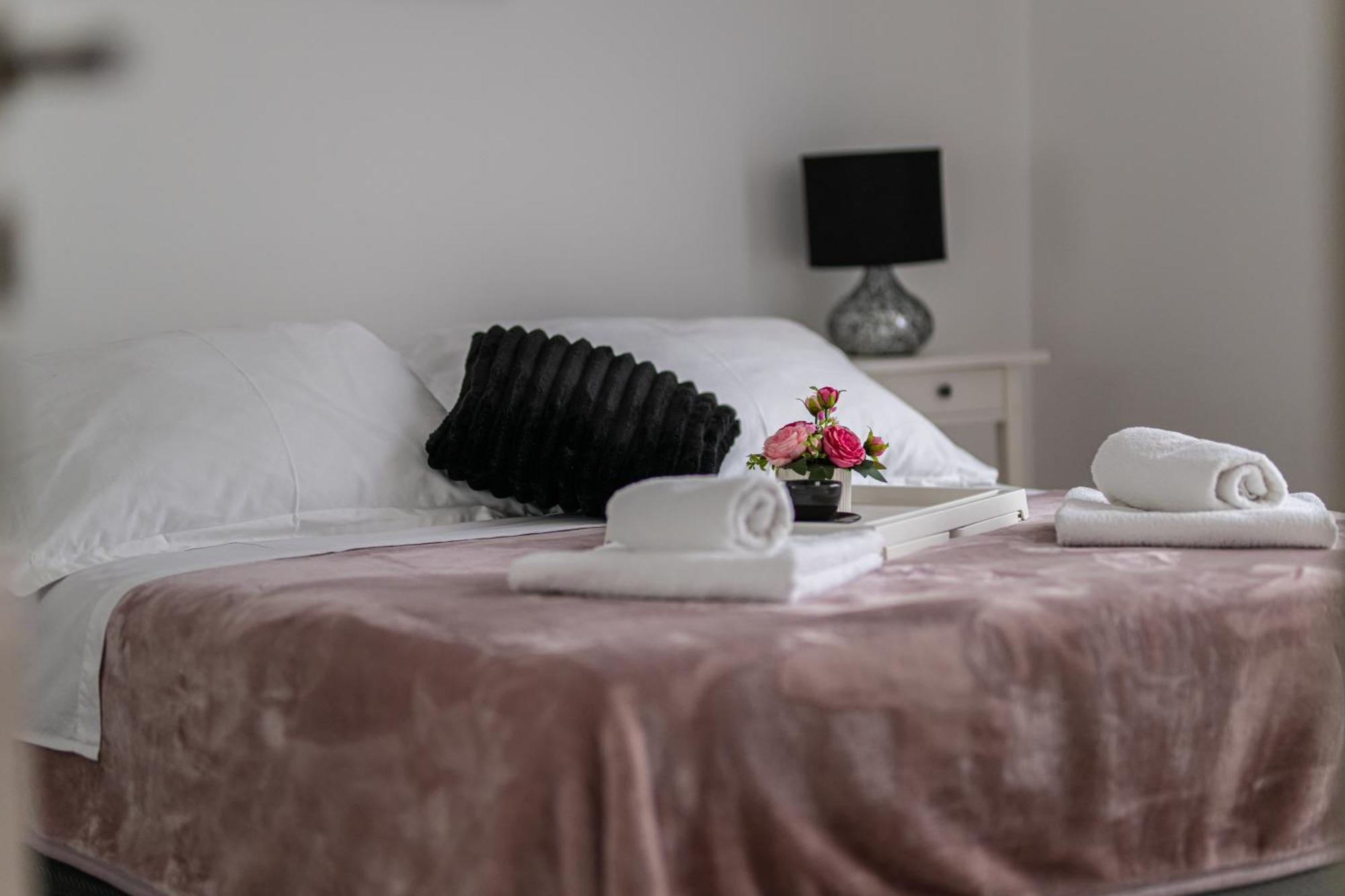 Babylu Apartman Zara Esterno foto