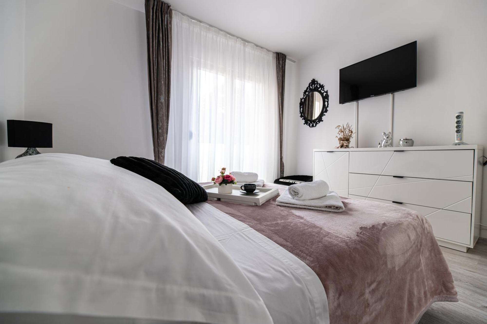 Babylu Apartman Zara Esterno foto