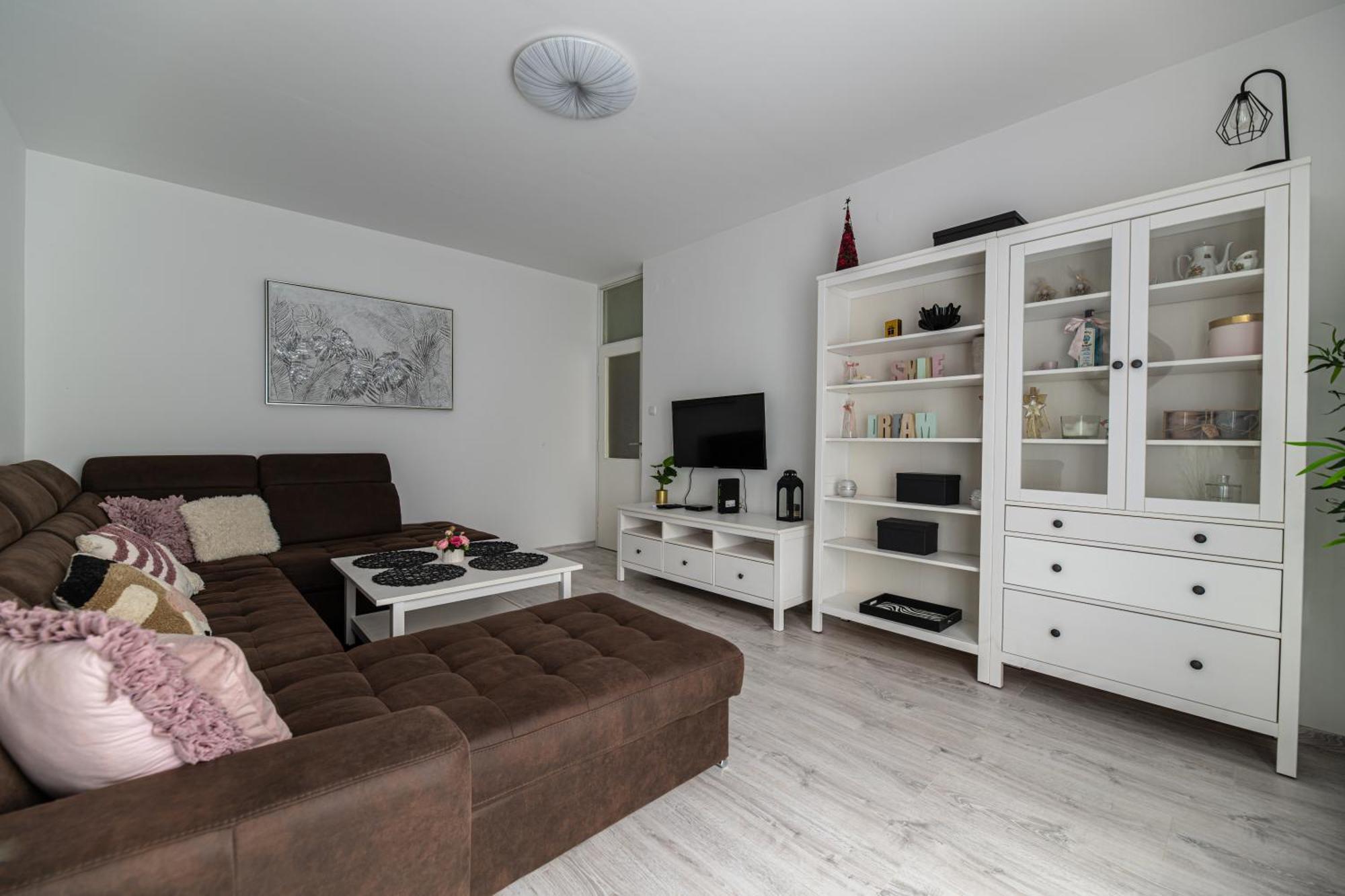 Babylu Apartman Zara Esterno foto