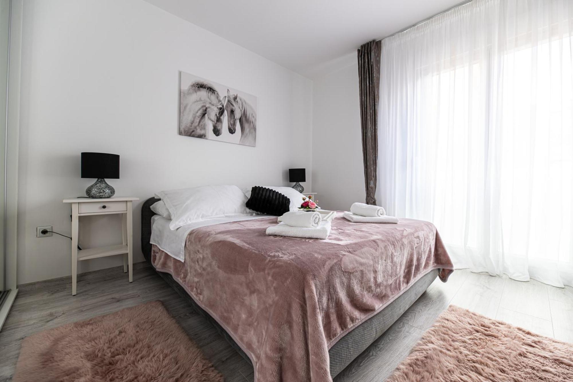 Babylu Apartman Zara Esterno foto